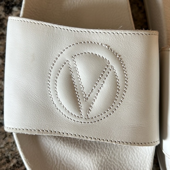 Valentino Samantha Logo Slides - Picture 7 of 9